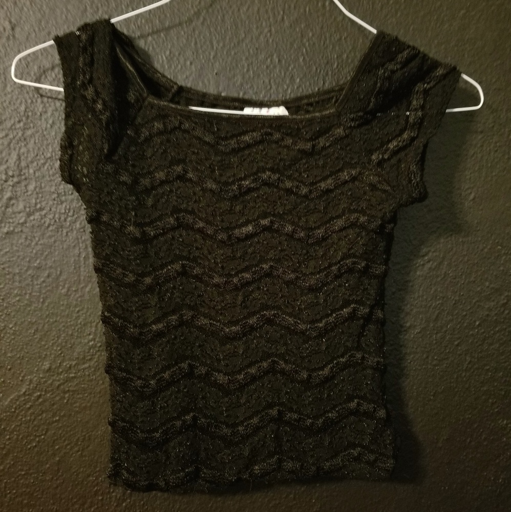 Cute black top